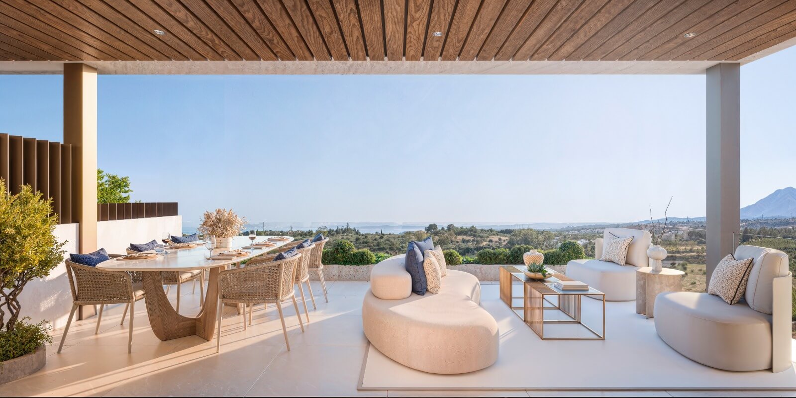 Terras met eettafel en panoramisch uitzicht