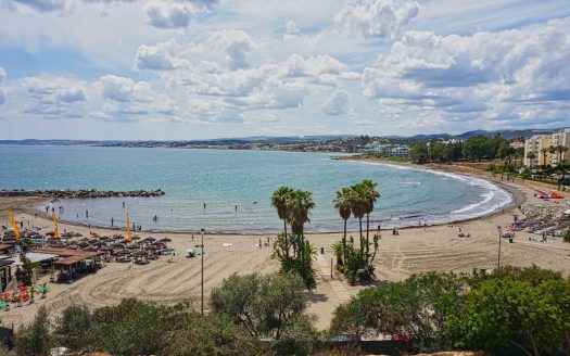 Playa del Cristo Estepona uitbreiding christian hergesell r8fSP6C yNE unsplash (1)