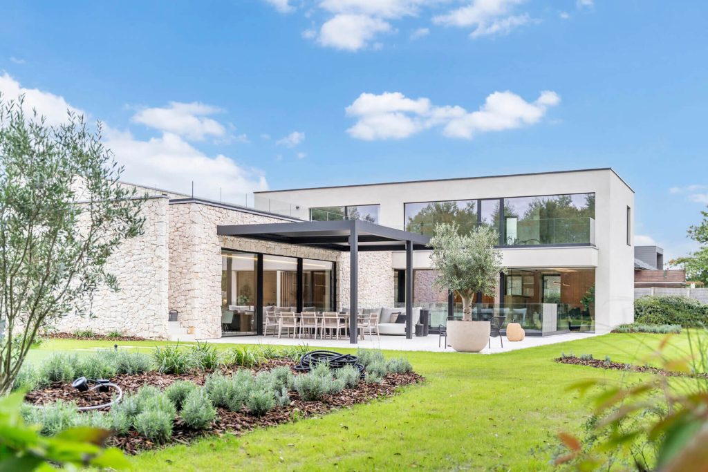 Showvilla INVESTINSPAIN megközelítésünk