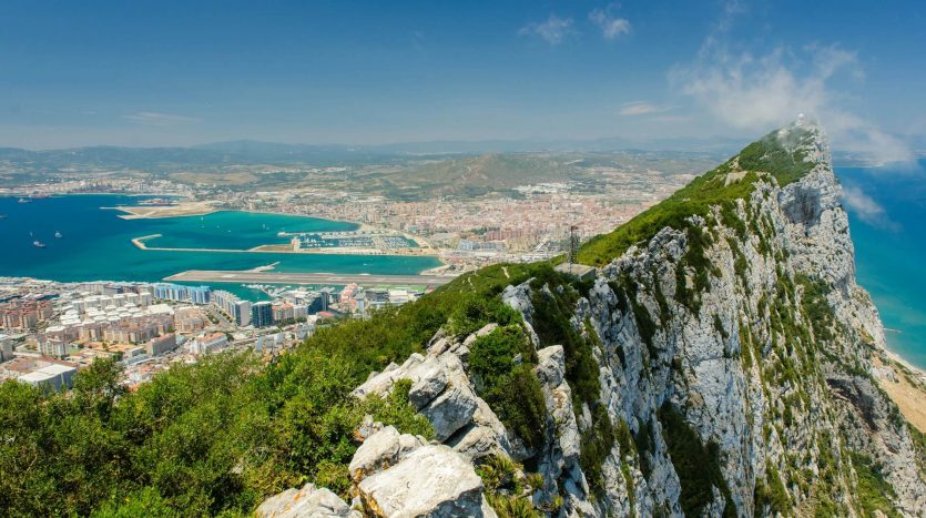 Gibraltar La Verja INVESTINSPAIN michal mrozek Fz3vBE8XoHc unsplash (1)